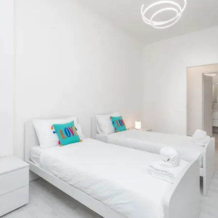 Apartment Sunny Apartment- Marco Celio Rufo - Metro A Rom