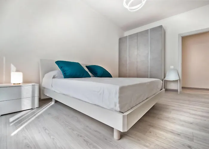 Sunny Apartment- Marco Celio Rufo - Metro A * Roma